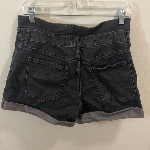 Banana Republic High Waisted Shorts - Picture 4 of 4